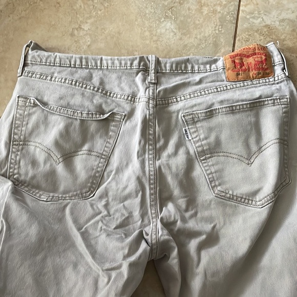 Levi's 541 Khaki Pants - Picture 3 of 4